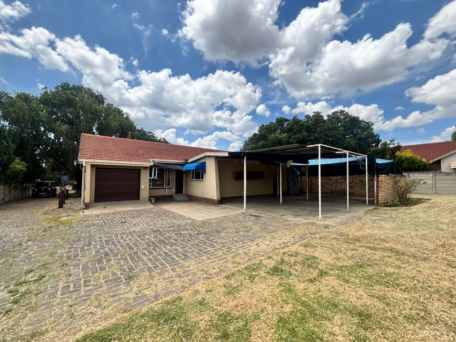 3 Bedroom Property for Sale in La Hoff North West